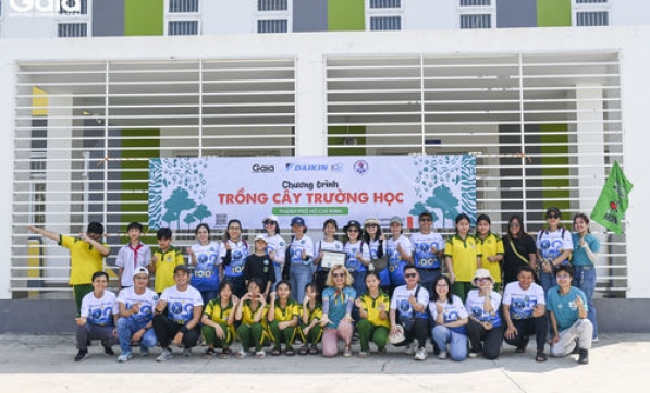 DAIKIN VIETNAM CÙNG GAIA TRỒNG CÂY PHỦ XANH TRƯỜNG HỌC KỶ NIỆM 100 NĂM THÀNH LẬP