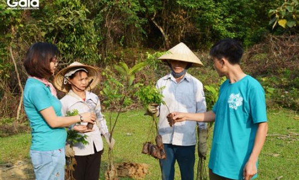 TẶNG MẸ TRÁI ĐẤT GẦN 2000 CÂY XANH VÀO NGÀY CỦA MẸ